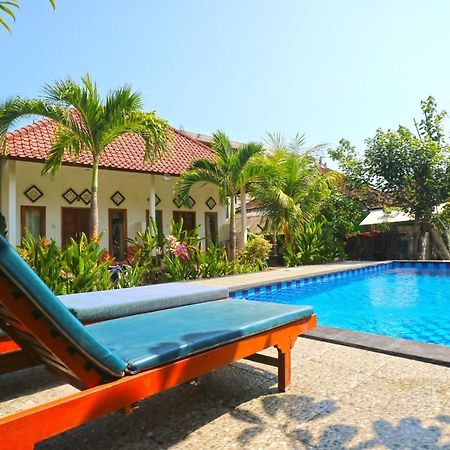 Nyoman Guesthouse And Grill Lembongan Exterior foto