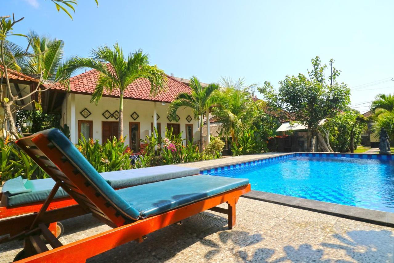 Nyoman Guesthouse And Grill Lembongan Exterior foto