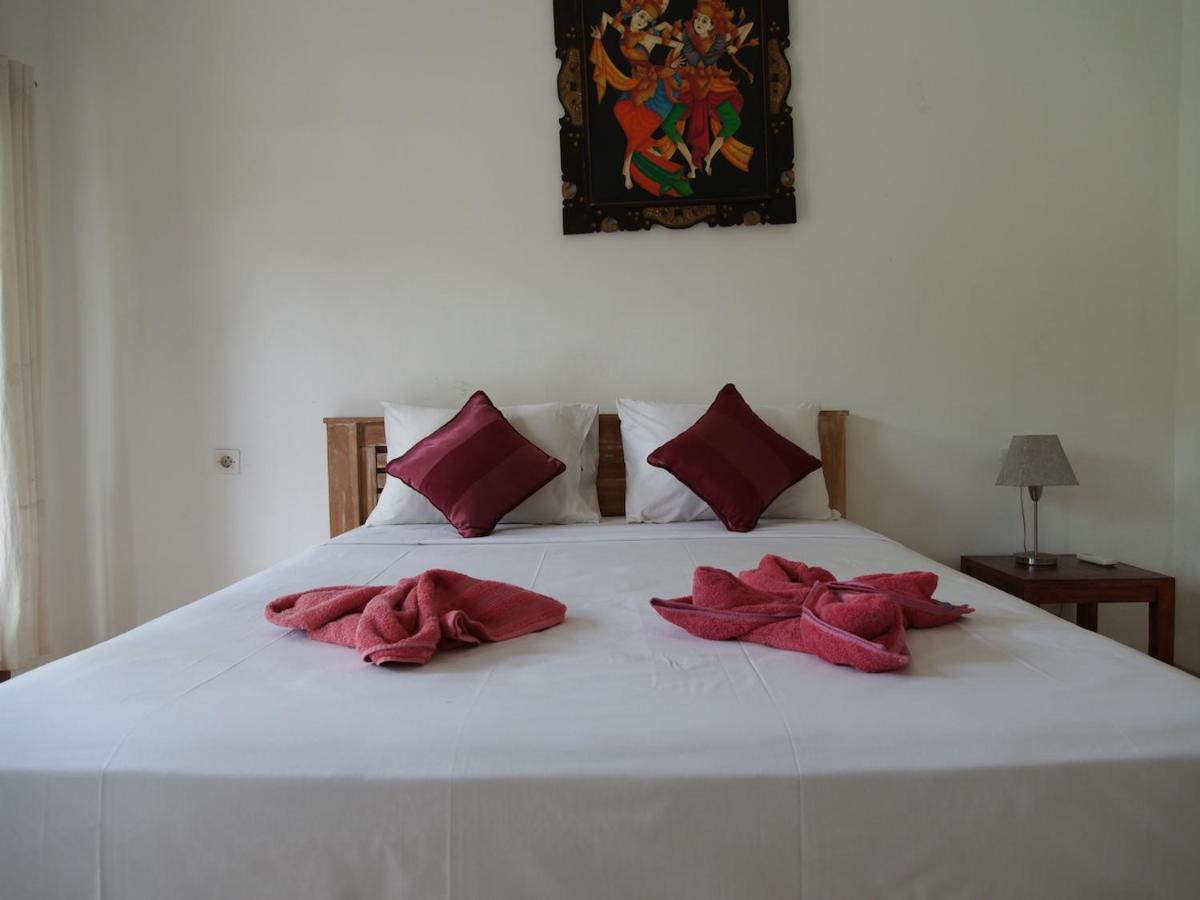 Nyoman Guesthouse And Grill Lembongan Exterior foto