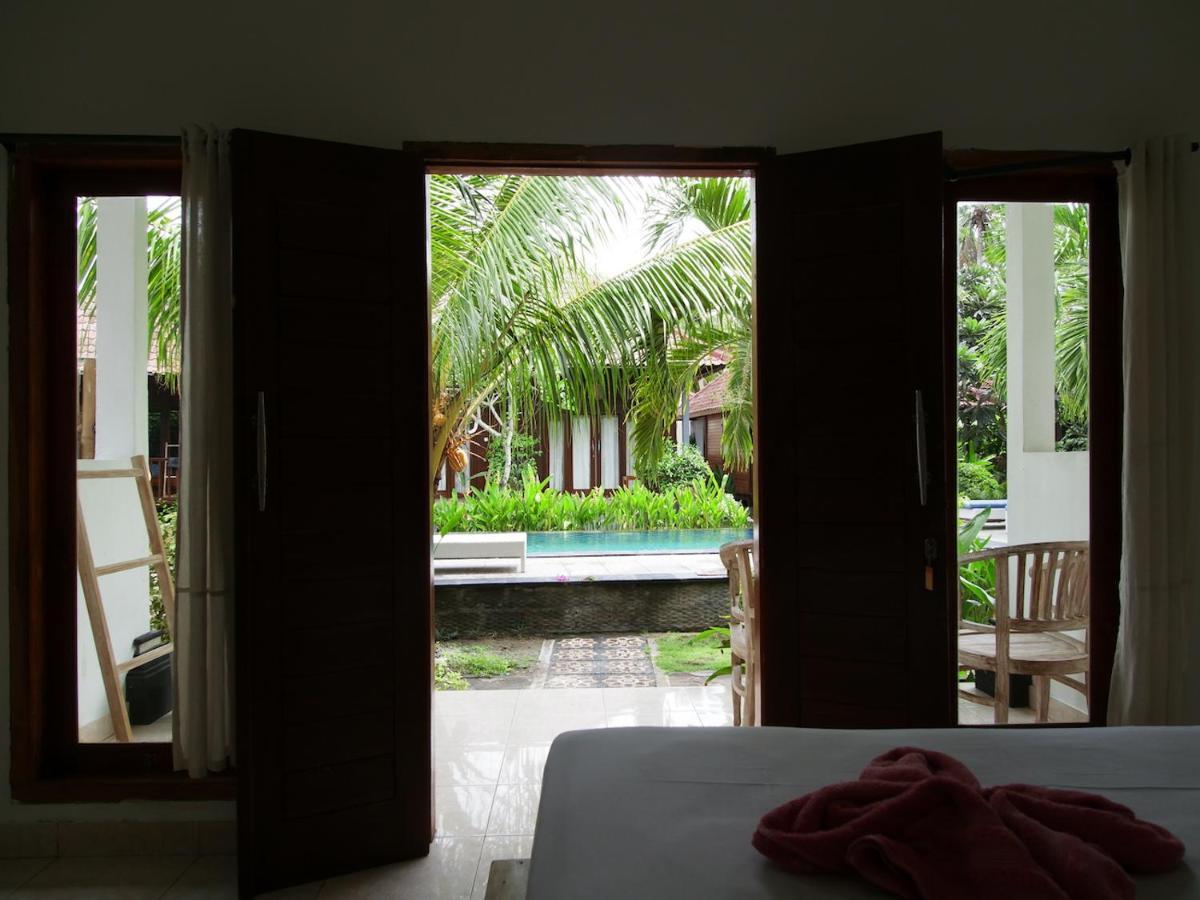 Nyoman Guesthouse And Grill Lembongan Exterior foto
