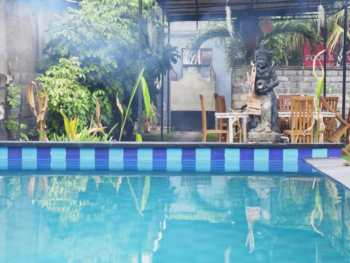 Nyoman Guesthouse And Grill Lembongan Exterior foto