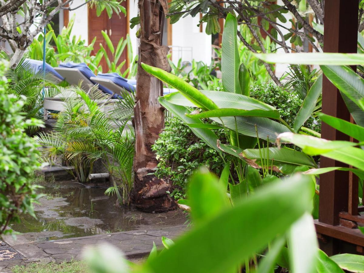 Nyoman Guesthouse And Grill Lembongan Exterior foto