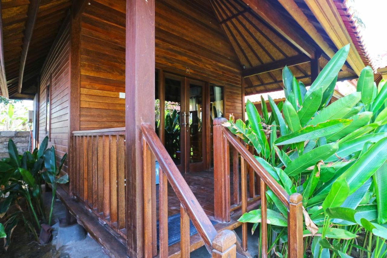 Nyoman Guesthouse And Grill Lembongan Exterior foto