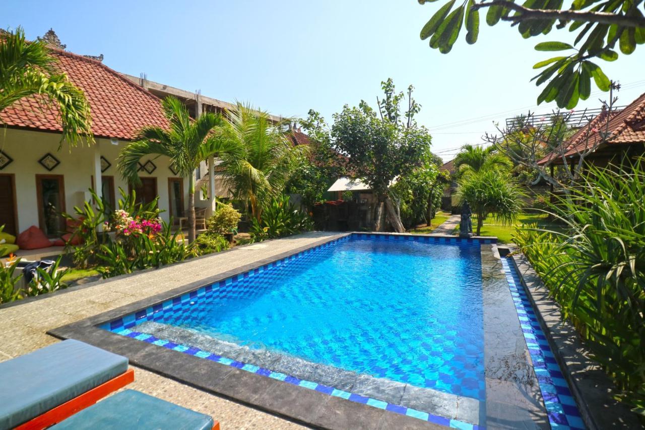 Nyoman Guesthouse And Grill Lembongan Exterior foto