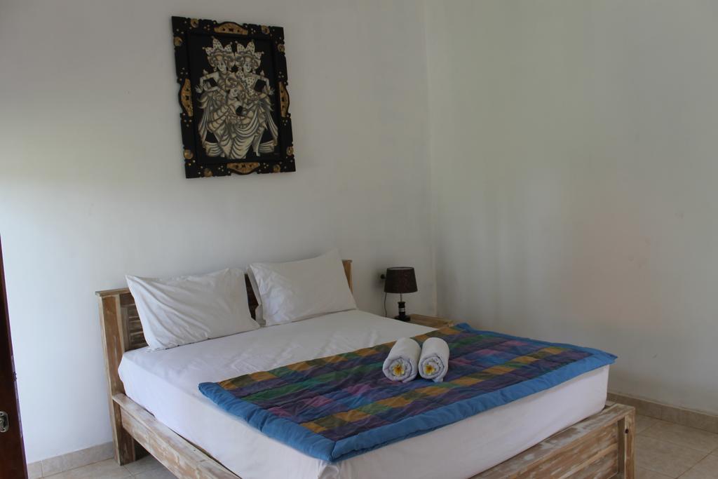 Nyoman Guesthouse And Grill Lembongan Exterior foto