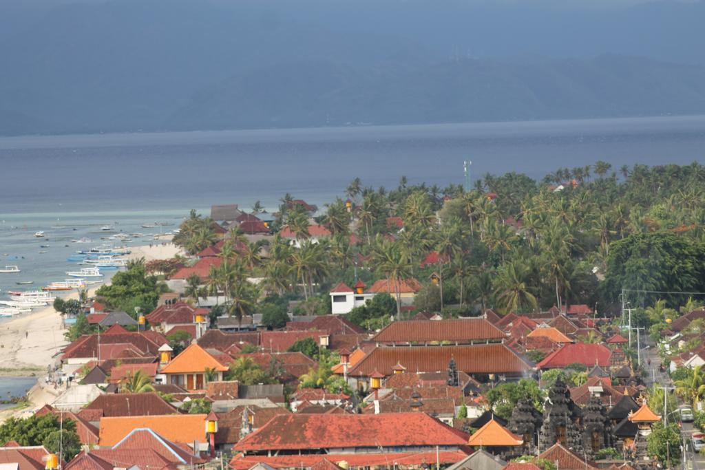 Nyoman Guesthouse And Grill Lembongan Exterior foto
