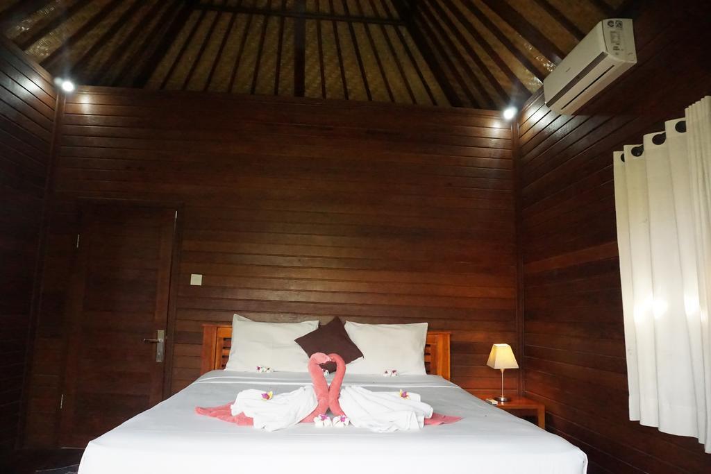Nyoman Guesthouse And Grill Lembongan Exterior foto