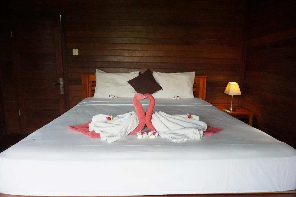 Nyoman Guesthouse And Grill Lembongan Exterior foto