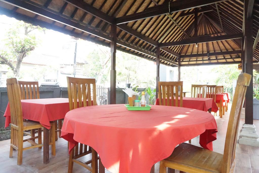Nyoman Guesthouse And Grill Lembongan Exterior foto