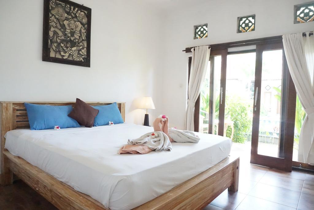 Nyoman Guesthouse And Grill Lembongan Exterior foto